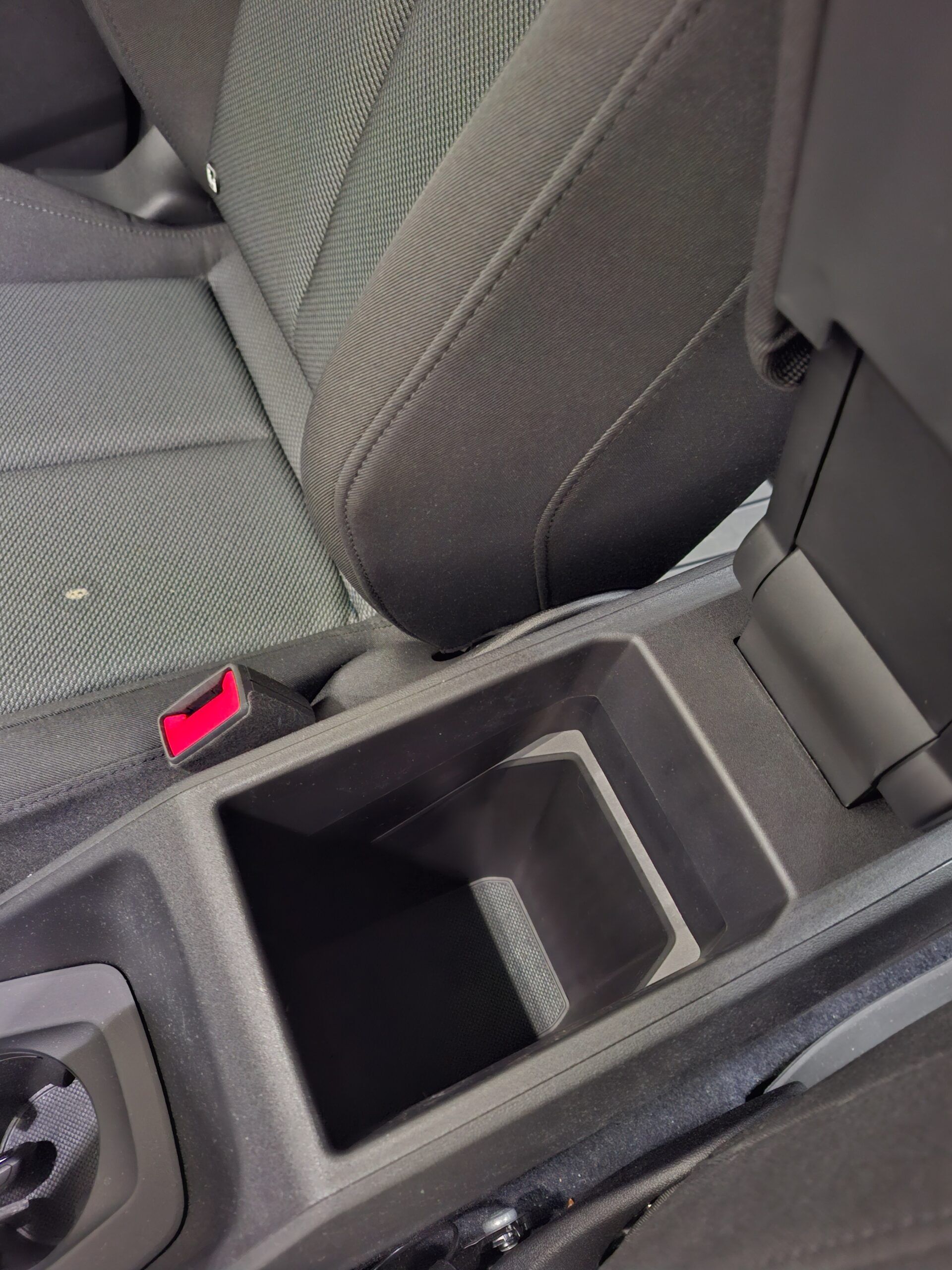 Oppbevaringsboks til sentralkonsoll Audi Q4 e-Tron - Bilde 4