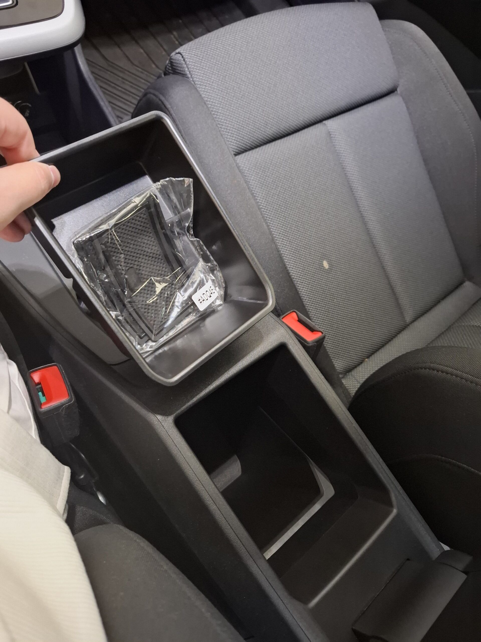 Oppbevaringsboks til sentralkonsoll Audi Q4 e-Tron - Bilde 5